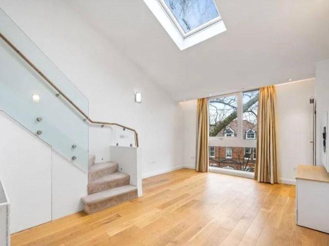 Flat for sale in South End Green, Greater London
