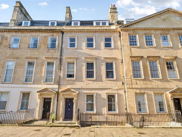 Flat for sale in Widcombe, Bath