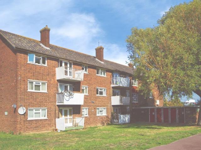 Flat for sale in London Borough of Barking and Dagenham, Greater London