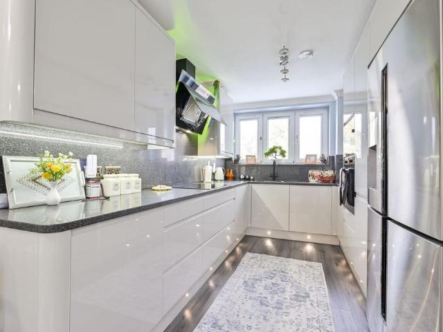 Flat for sale in London Borough of Lewisham, Greater London