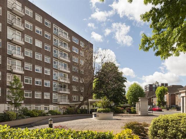 Flat for sale in Belsize Park, Greater London