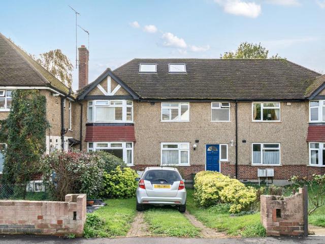 Flat for sale in Blackhills, Surrey