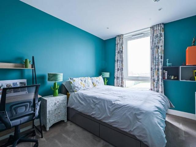 Flat for sale in Bromley-by-Bow, Poplar Grove