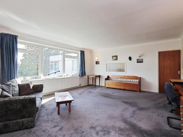 Flat for sale in Stumperlowe, Fulwood