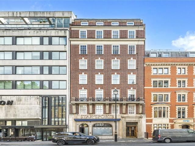 Flat for sale in Mayfair, Greater London