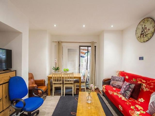 House for sale in Harlesden, Greater London