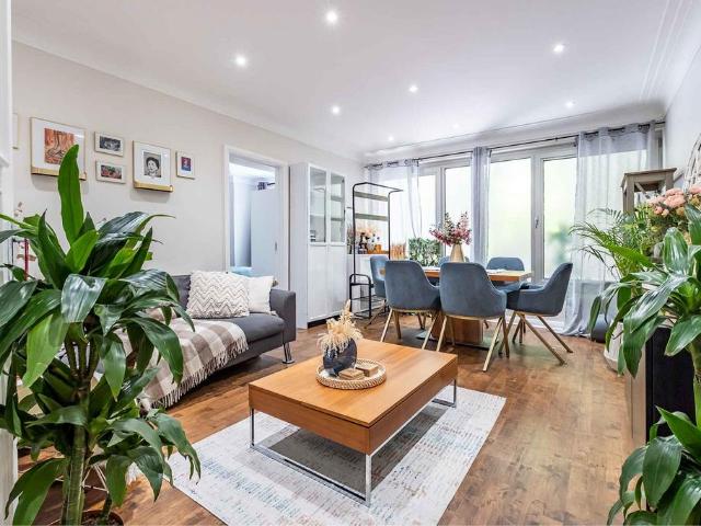 Flat for sale in Bayswater, Greater London