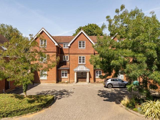 Flat for sale in Fulflood, Hampshire