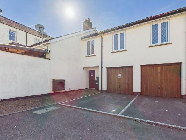 Flat for sale in Saundersfoot, Wales