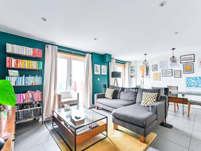 Flat for sale in Clapton, Upper Clapton