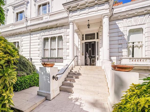 Flat for sale in Brompton, Greater London