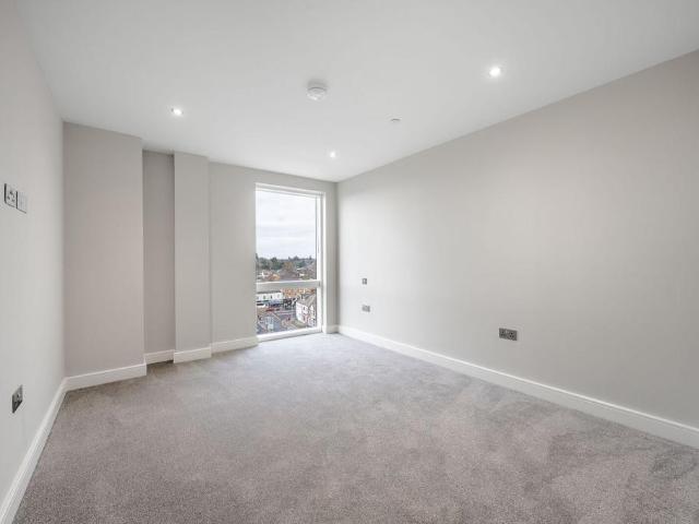Flat for sale in North Watford