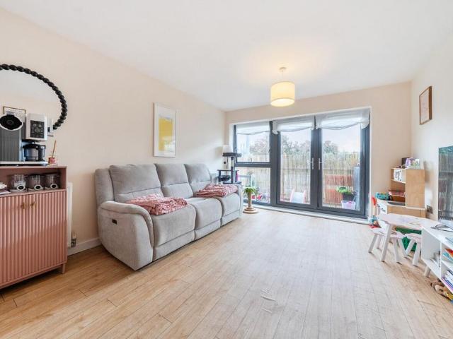 Flat for sale in Navestock Side, Essex