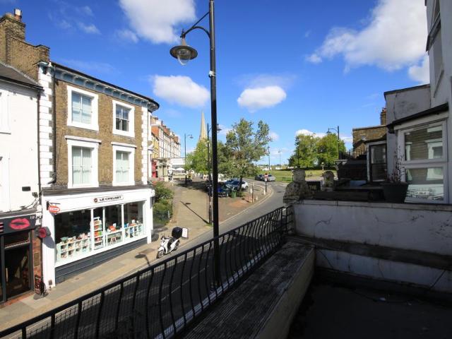 Flat for sale in London Borough of Lewisham, Blackheath