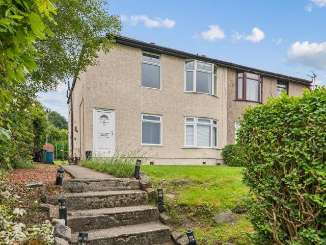 Flat for sale in King's Park, Scotland