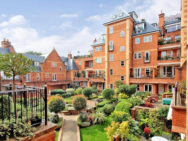 Flat for sale in Royal Tunbridge Wells, Tunbridge Wells