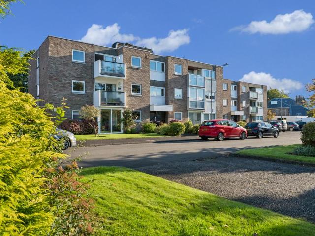 Flat for sale in New Cathcart, Glasgow