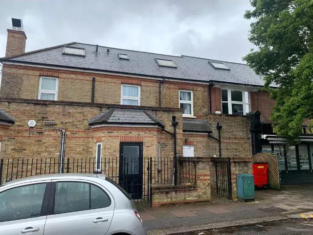 Flat for sale in London Borough of Ealing, Hanwell