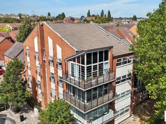 Flat for sale in Stocking Farm, Old Wharf