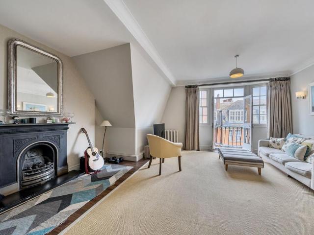 Flat for sale in Westminster, Victoria