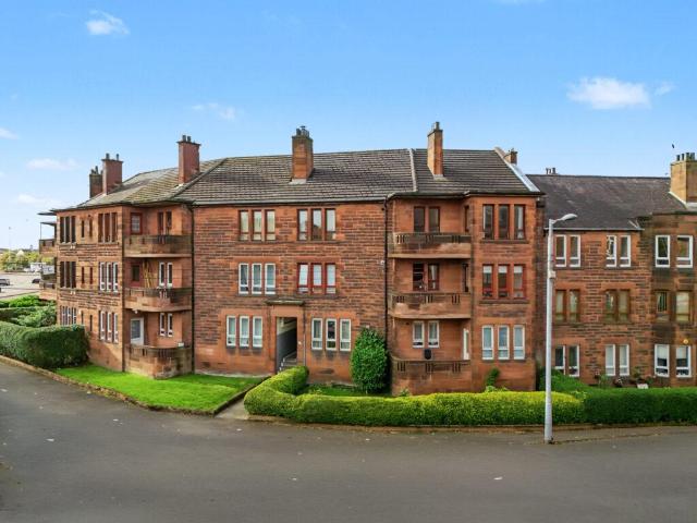 Flat for sale in Claythorn, Glasgow