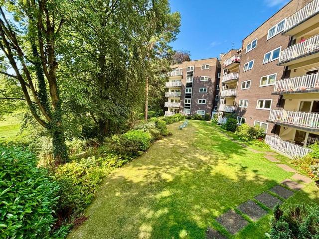 Flat for sale in Georgia, Greater Manchester