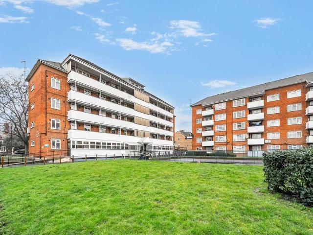 Flat for sale in Penge, Isle Of Man