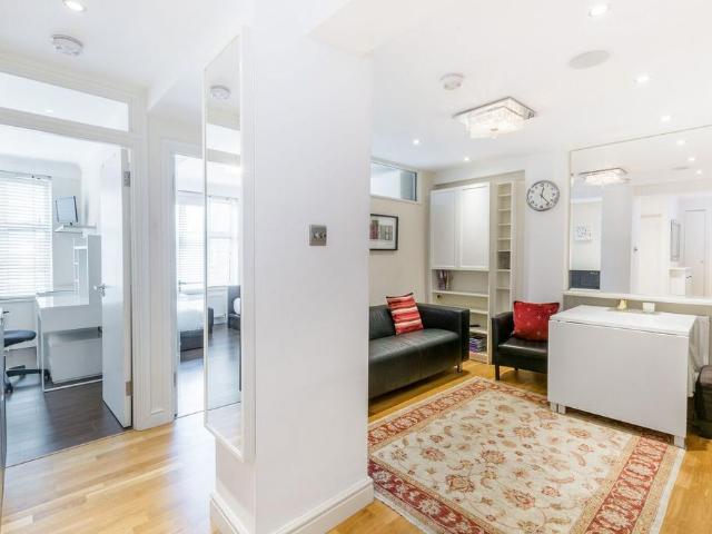 Flat for sale in City of Westminster, Greater London