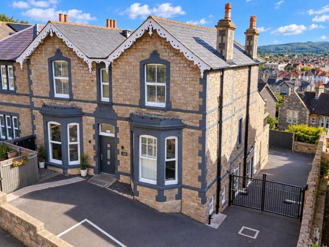 Flat for sale in Cliftonville, Weston-super-Mare