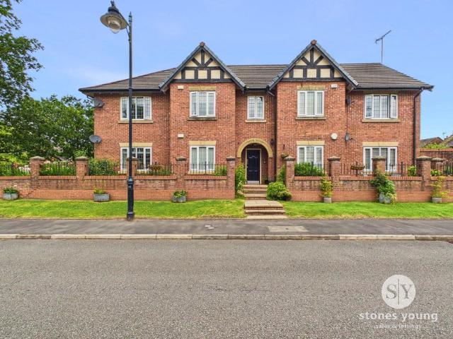 Flat for sale in Calderstones, Paradise