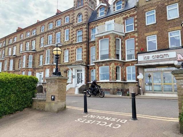 Flat for sale in Upton, Acol
