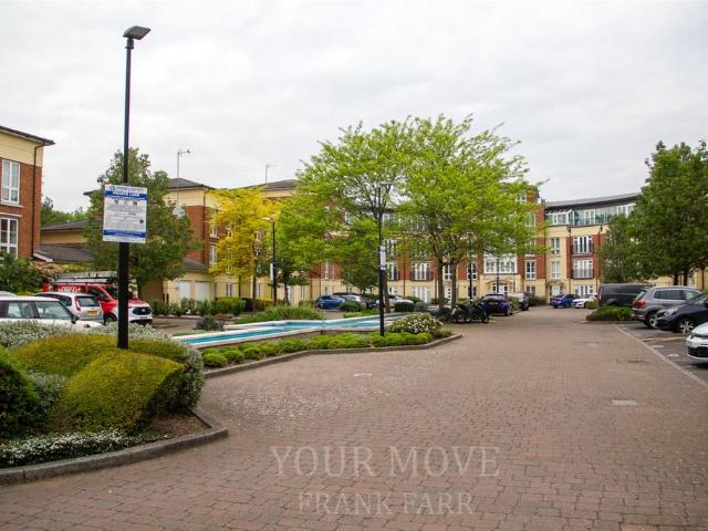 Flat for sale in Clewer Village, Windsor