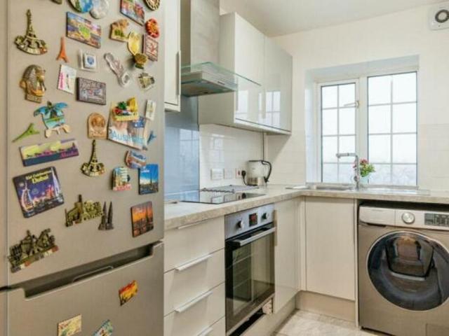 Flat for sale in London Borough of Croydon, Upper Norwood