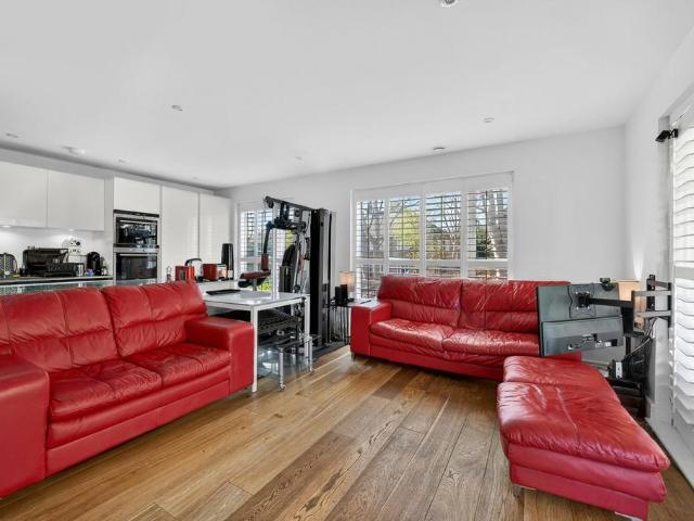 Flat for sale in Dulwich Village, Greater London