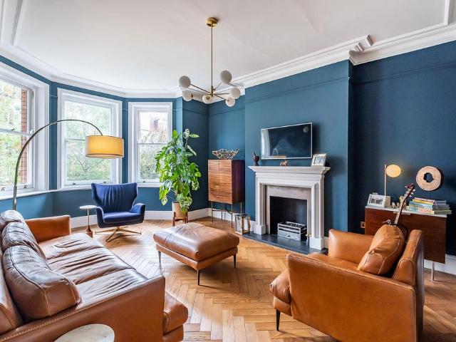 Flat for sale in West Hampstead, Greater London