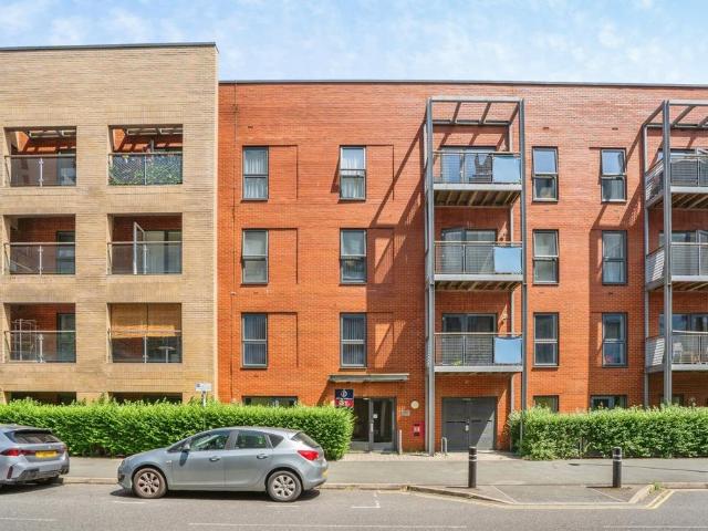Flat for sale in Portsea, City Of Portsmouth