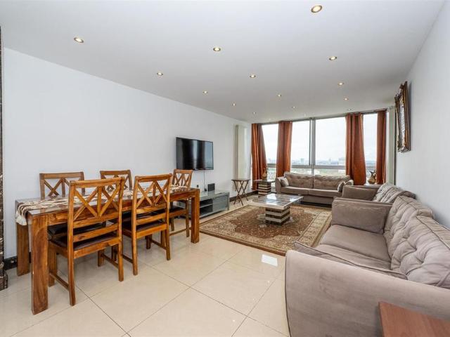 Flat for sale in Paddington, Greater London