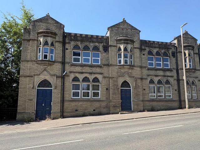 Flat for sale in Brighouse, West Yorkshire