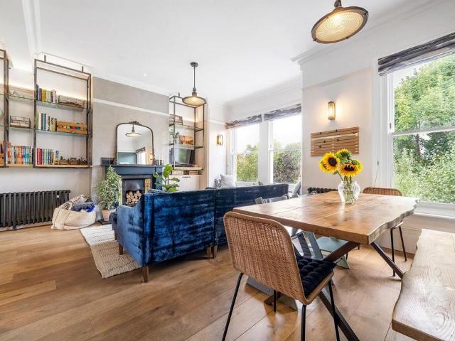 Flat for sale in London Borough of Lambeth, Greater London