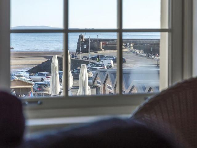 Flat for sale in Saundersfoot, Wales