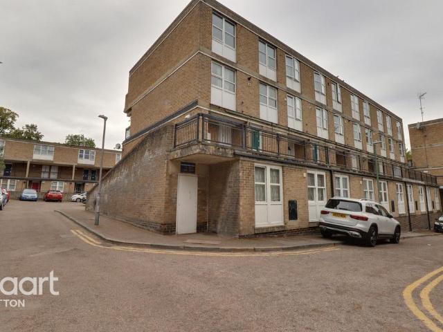 Flat for sale in Greater London