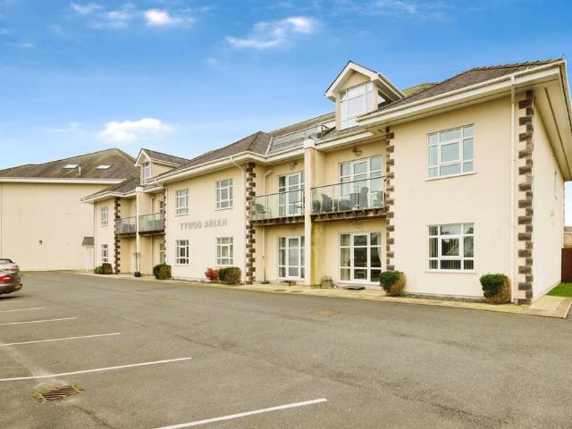 Flat for sale in Morfa Nefyn, Wales