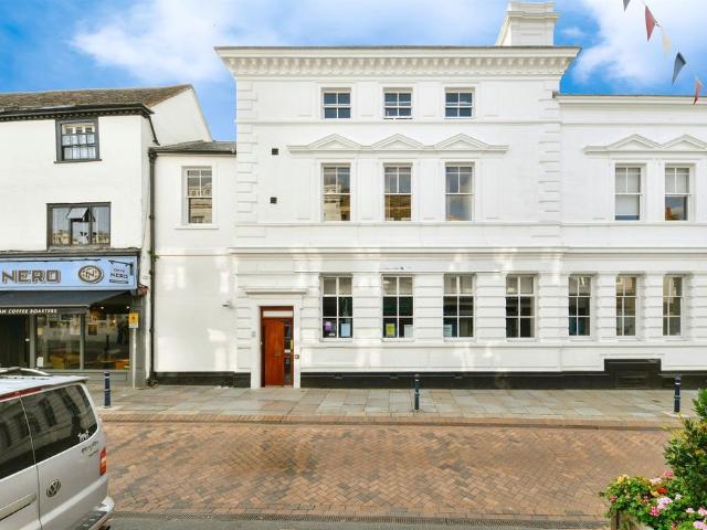 Flat for sale in King's Walden, Hertfordshire