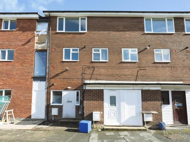 Flat for sale in Nun House, Winsford