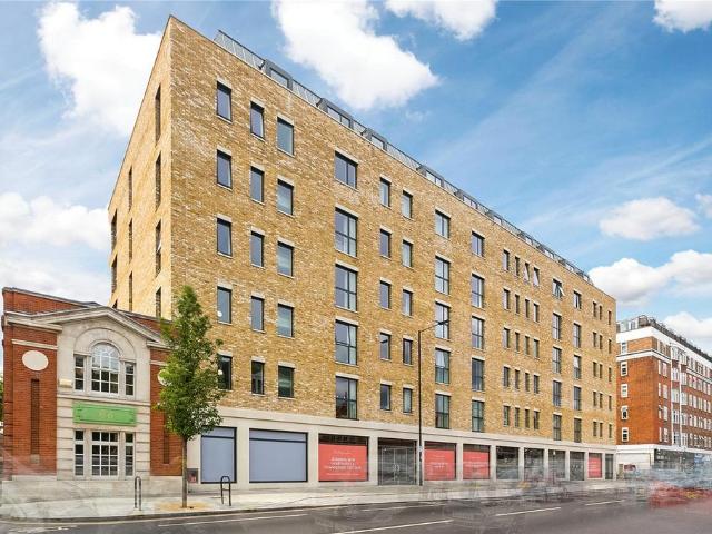 Flat for sale in Fulham, Greater London