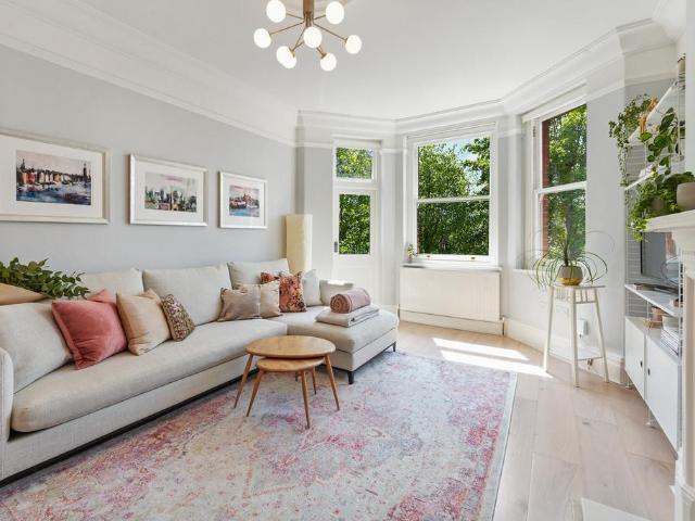 Flat for sale in Abbeville Village, Greater London