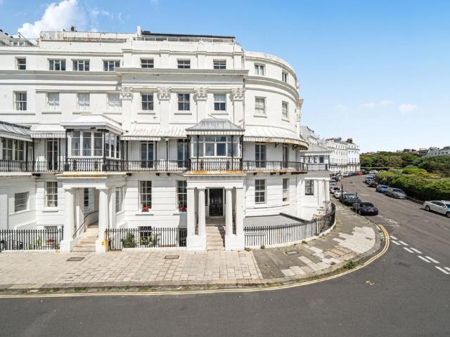 Flat for sale in Kemptown, Brighton & Hove