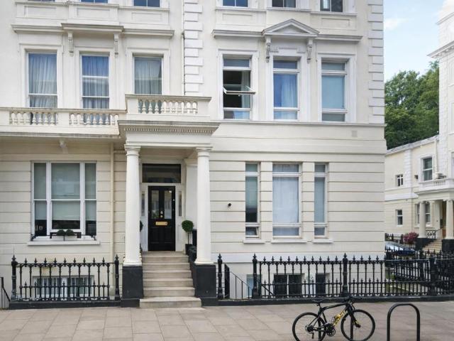 Flat for sale in South Kensington, Isle Of Man