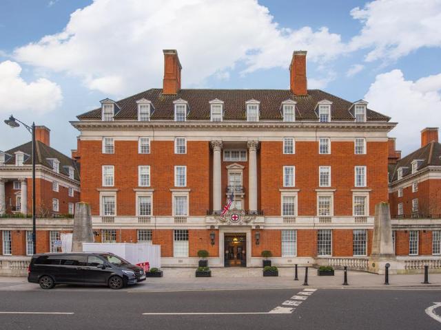 Flat for sale in Petersham, Greater London