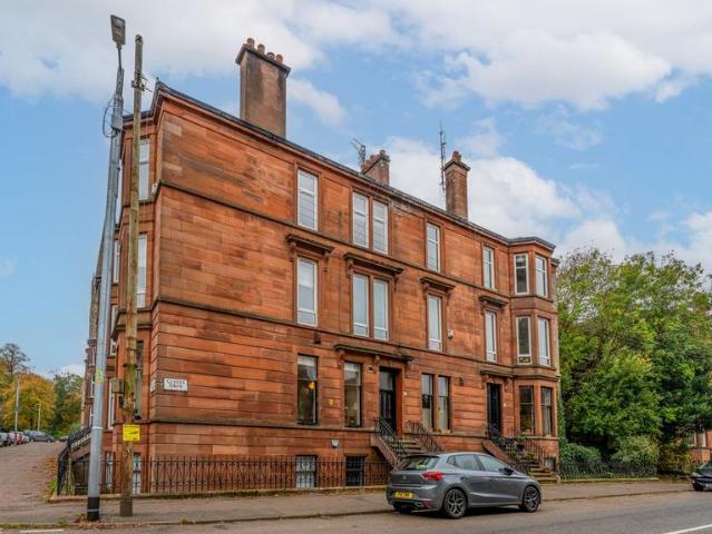 Flat for sale in Strathbungo, Scotland